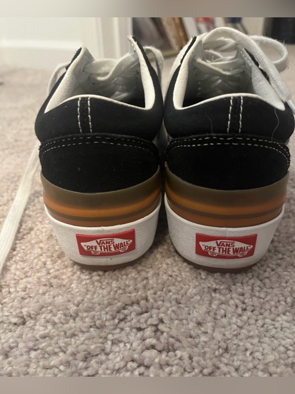 Vans Black White Gum Old Skool Sneakers. Size 8. - Picture 3 of 7